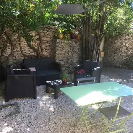 לינה וארוחת בוקר D'hotes Lovely Planette 4*